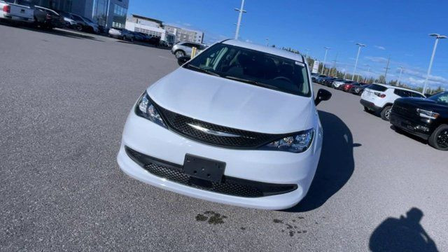 2024 Chrysler Grand Caravan SXT | Front Wheel Drive | 7 in Cars & Trucks in Prince George - Image 4