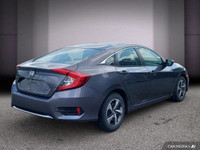 La Honda Civic LX 2021 est une berline compacte qui allie efficacité énergétique, confort et technol... (image 6)