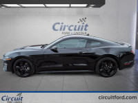 La Mustang GT Coupé Premium 2022 allie style iconique et équipements haut de gamme. Dotée de soupape... (image 5)