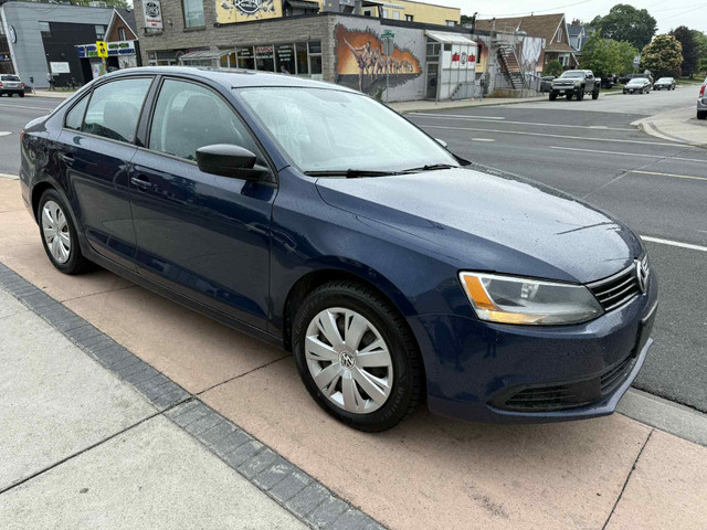 2011 Volkswagen Jetta Sedan in Cars & Trucks in Hamilton
