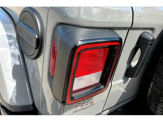 2022 Jeep Wrangler Sahara | Heated Leather | Alpine | Tow Pkg |  in Cars & Trucks in Mississauga / Peel Region - Image 32