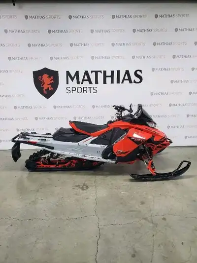 Motoneige BOMBARDIER RENEGADE X 850 ETEC 2019 Le paiement est calculé sur un terme de semaines avec...