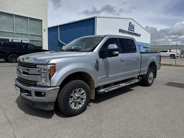 2017 Ford Super Duty F-350 SRW LARIAT DIESEL in Cars & Trucks in Calgary