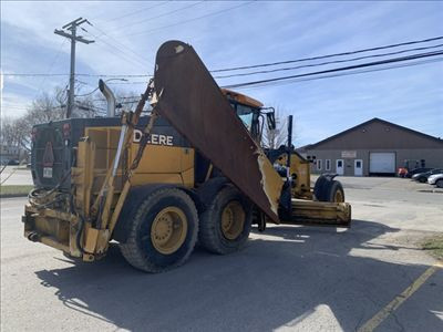 2019 John Deere 772GP in Heavy Equipment in Québec City - Image 3