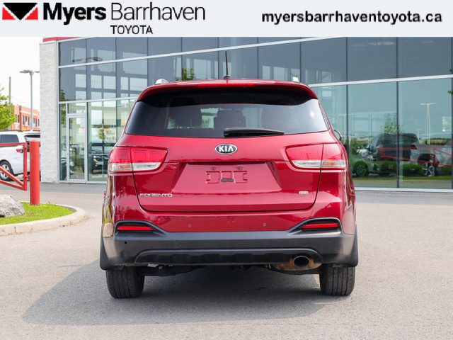 2016 Kia Sorento 2.4 LX - $137 B/W in Cars & Trucks in Ottawa - Image 4