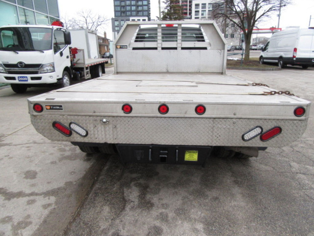  2019 Ford F-550 DIESEL REG CAB 4X4 WITH ALUMINUM FLAT DECK in Cars & Trucks in Markham / York Region - Image 4