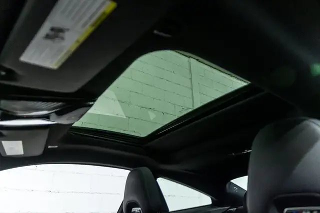 2022 BMW M4 Competition Coupé M xDrive | Émotion pure | Toit in Cars & Trucks in City of Montréal - Image 17