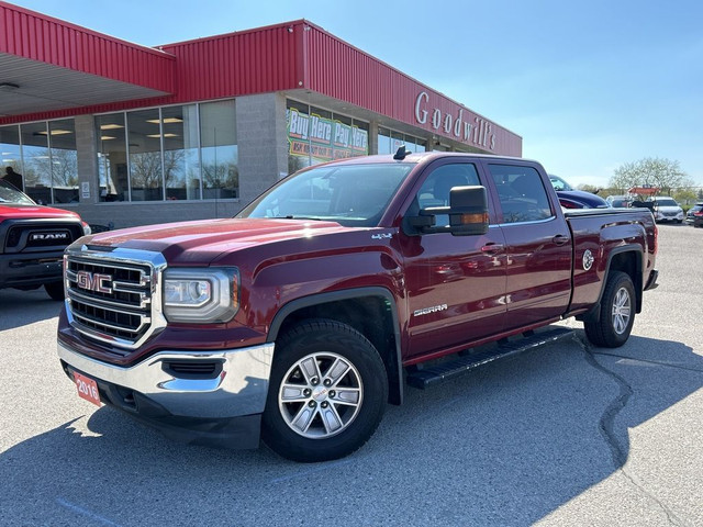  2016 GMC Sierra 1500 SLE, CLEAN CARFAX, 6 PASS, 6 1/2 FT BOX! in Cars & Trucks in London