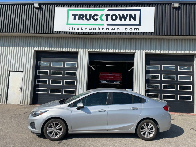 2019 Chevrolet Cruze in Cars & Trucks in Ottawa