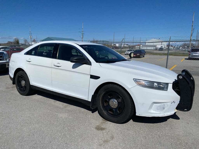  2014 Ford Taurus Police Inte in Cars & Trucks in Barrie - Image 3