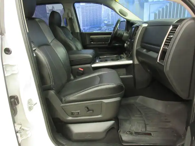 RAM 1500 2018 SPORT NIGHT EDITION CREW-CAB V8 5.7L HEMI 4X4 in Cars & Trucks in Lévis - Image 14