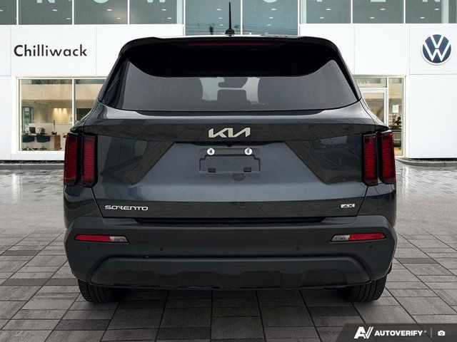 2023 Kia Sorento LX in Cars & Trucks in Chilliwack - Image 4