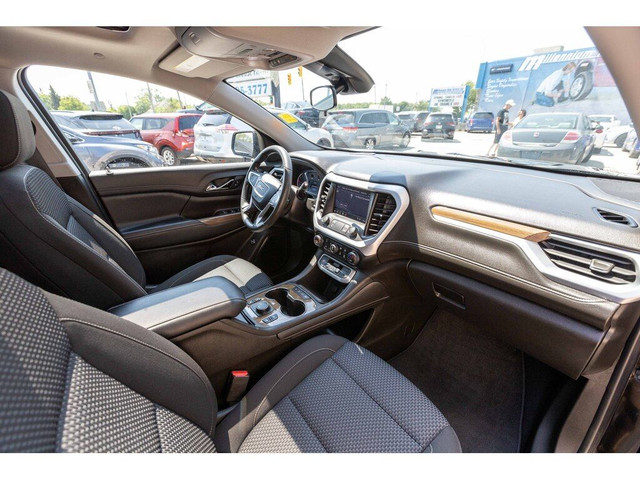 2023 GMC Acadia SLE AWD | CARPLAY | HEATED SEATS | BACKUP CAMERA in Cars & Trucks in Winnipeg - Image 4