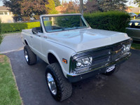 WHITE ON BLACK LEATHER/ SUEDE, NEW DIAMOND STITCH INTERIOR, NEW CARPET, NEW PAINT 4 YEARS AGO. NEW S... (image 1)