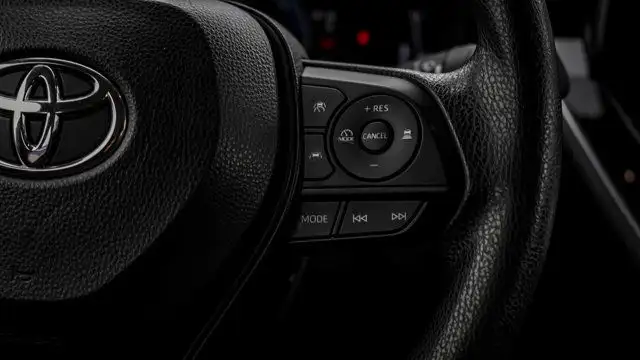 2023 Toyota Corolla Hybrid LE | Heated Seats | Lanekeep in Cars & Trucks in Guelph - Image 18