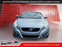 La Volvo C70 T5 2011 est une élégante décapotable à toit rigide, dotée d’un moteur turbo cinq cylind... (image 2)