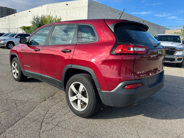 2016 Jeep Cherokee Sport in Cars & Trucks in Kitchener / Waterloo - Image 2