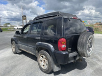 4x4, manuelle! Véhicule disponible dans son état actuel! Réparations à prévoir sur le véhicule! (image 6)