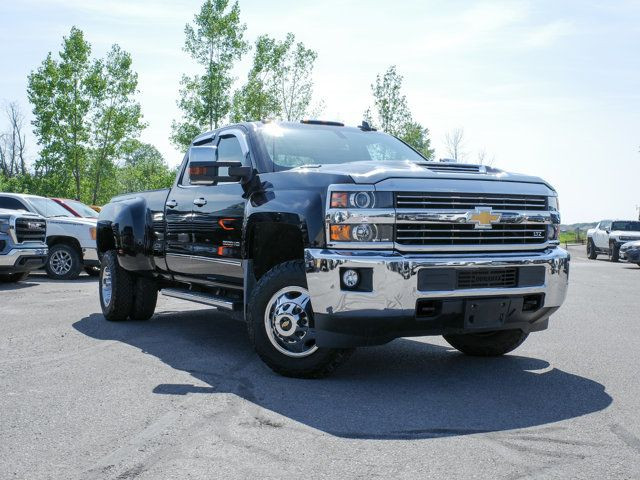 2018 Chevrolet Silverado 3500HD LTZ - EZ-Lift and Lower Tailgate in Cars & Trucks in Belleville - Image 2
