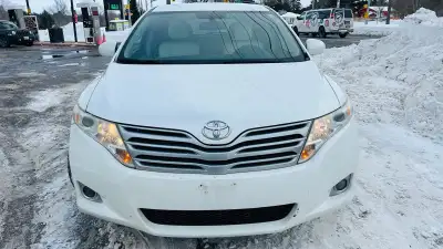 2011 TOYOTA VENZA, FRONT WHEEL DRIVE, 5 DOOR STATION WAGON, VERY WELL MAINTAINED, HEATED AND LEATHER...
