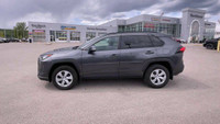 All Wheel Drive. Cloth Interior. Touchscreen. Bluetooth. Rear View Backup Camera. Heated Front Seats... (image 5)