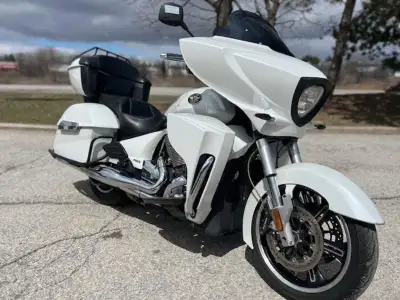 2012 Victory Cross Country Tour with lot's of extra accessories! including an Ultimate saddle! Just...