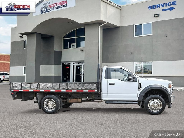2020 Ford F-550 Chassis XLT REGULAR CAB FLAT DECK TRUCK in Cars & Trucks in Edmonton - Image 4