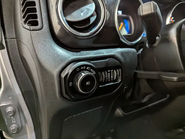 2021 Jeep Wrangler Unlimited Sahara in Cars & Trucks in Calgary - Image 20