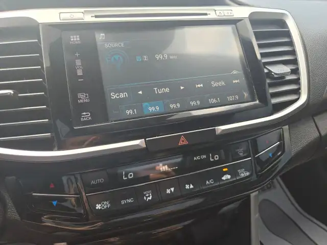 2016 Honda Accord EX-L in Cars & Trucks in Oshawa / Durham Region - Image 17