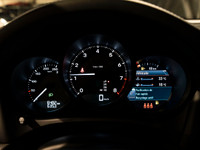 Le Centre Porsche Québec vous propose ce Porsche Macan 2024, un VUS compact qui allie sportivité et... (image 4)