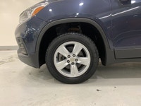 Check out this vehicle's pictures, features, options and specs, and let us know if you have any ques... (image 4)