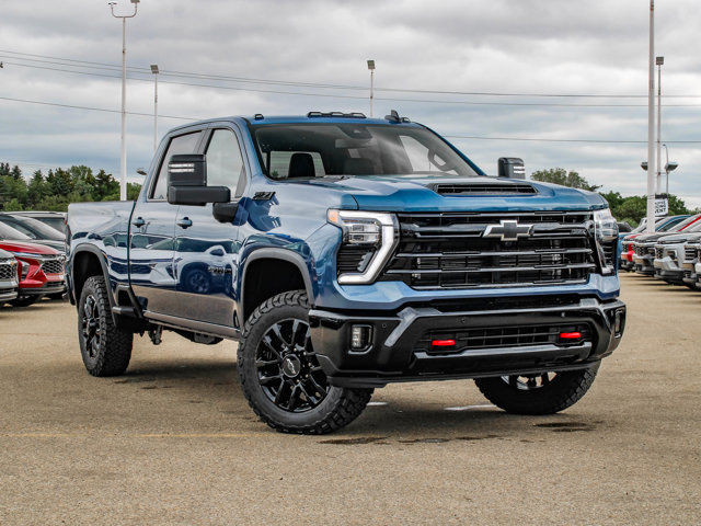 2025 Chevrolet Silverado 2500HD LT in Cars & Trucks in Edmonton - Image 2