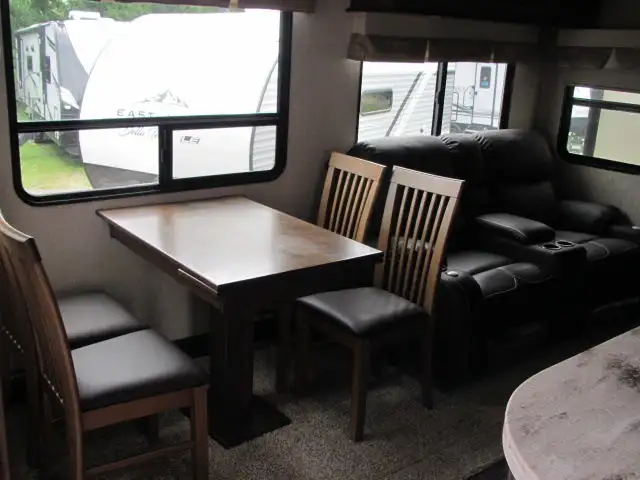 2019 SIERRA 387MKOK-LOADED LUXURY 5TH WHEEL EASY FINANCING! in Travel Trailers & Campers in Ottawa - Image 11