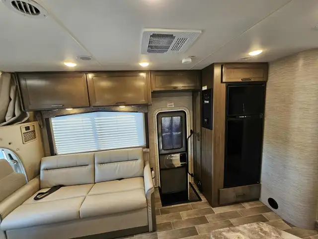 2022 Thor Chateau 31WV in RVs & Motorhomes in Moncton - Image 8