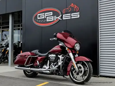 2017 Harley-Davidson Street GlideFrom the tip of its sleek front fender to the tip of its chrome exh...