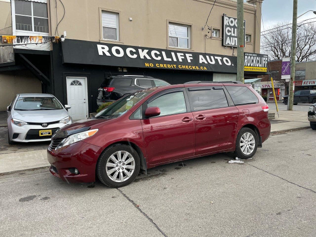 2011 Toyota Sienna LE in Cars & Trucks in City of Toronto - Image 2