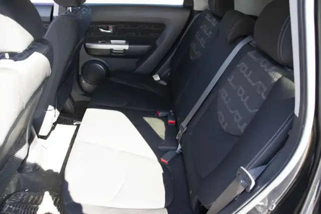 2012 KIA SOUL in Cars & Trucks in Oshawa / Durham Region - Image 17