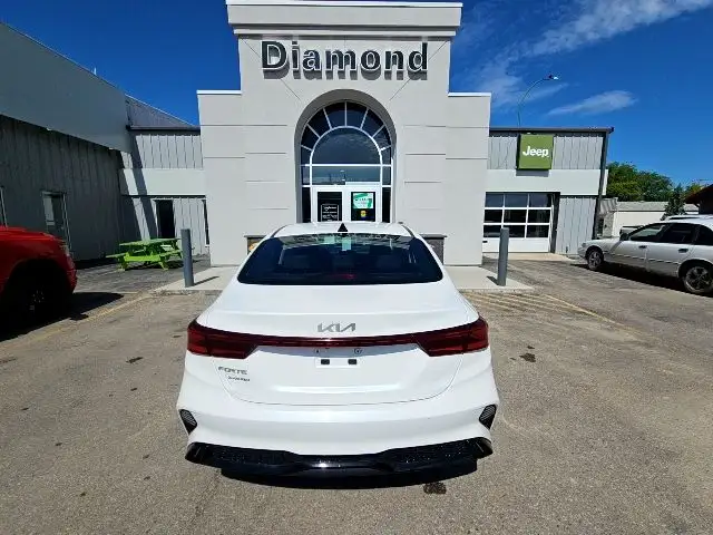2023 KIA Forte GT-Line dans Autos et camions dans Prince Albert - Image 7