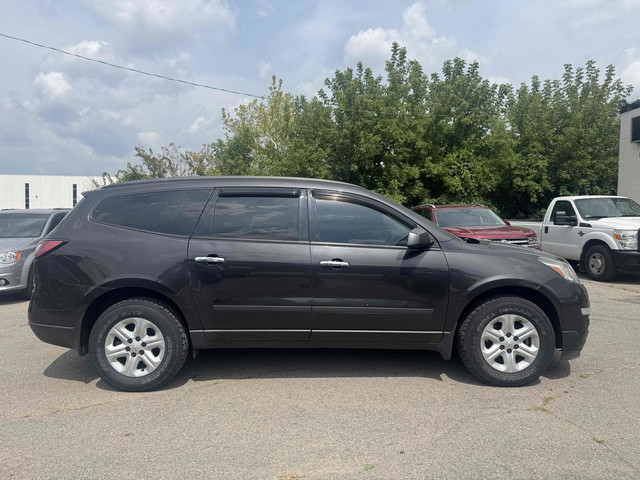 2017 Chevrolet Traverse LS AWD | 8 Passenger | AWD in Cars & Trucks in Cambridge - Image 2