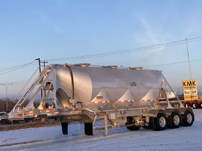 2001 Advance 1300 Cubic ft Dry Bulk / Pneumatic Tank Trailer Air ride suspension Aluminum Tank Alumi...