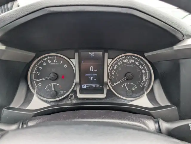 2016 Toyota Tacoma LIMITED in Cars & Trucks in London - Image 20