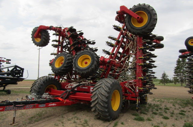 2019 Bourgault 3320 76 ft in Farming Equipment in Saskatoon