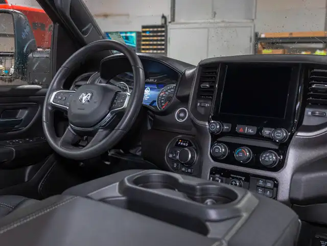 2025 Ram 1500 WARLOCK CREW 4X4 *GR. REMORQ* CARPLAY *DIFF 3.92 in Cars & Trucks in Laurentides - Image 25