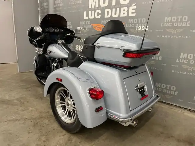 2023 Harley-Davidson FLHTCUTG Tri Glide Ultra in Sport Touring in Drummondville - Image 10