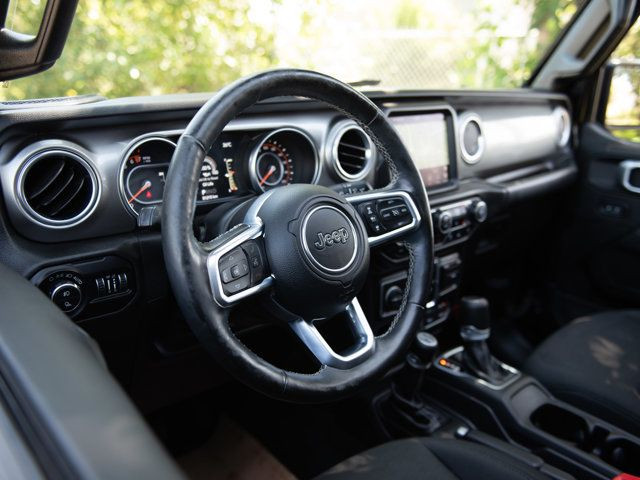 2020 Jeep Gladiator Overland 4x4, Sunrider Top, Advanced Safety in Cars & Trucks in Calgary - Image 3