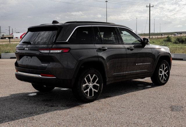 2025 Jeep Grand Cherokee Limited in Cars & Trucks in Strathcona County - Image 3