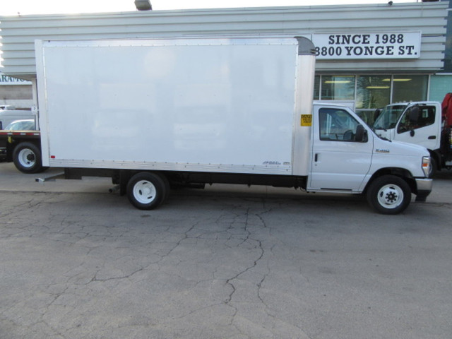  2021 Ford E-450 GAS 16 FT HIGH & WIDE CUBE BOX WITH ALUM RAMP in Heavy Trucks in Markham / York Region - Image 2