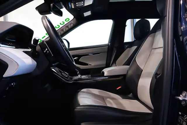 2023 Land Rover Range Rover EVOQUE + R-DYNAMIC SE + AWD + GPS TO in Cars & Trucks in Laval / North Shore - Image 11