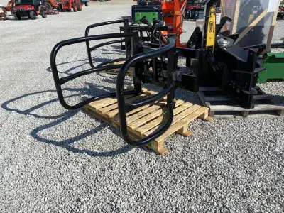Wifo bale grapple IN STOCK Alo or skidsteer mount comes with hoses and couplers made for picking up...