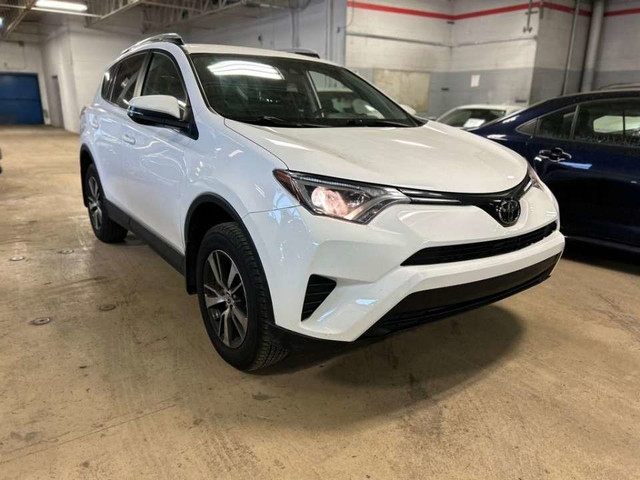 2018 Toyota RAV4 LE +FWD in Cars & Trucks in City of Montréal - Image 3